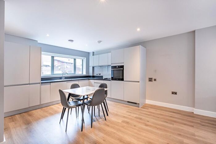 2 Bedroom Flat To Rent In Vauxhall Street London, SE11