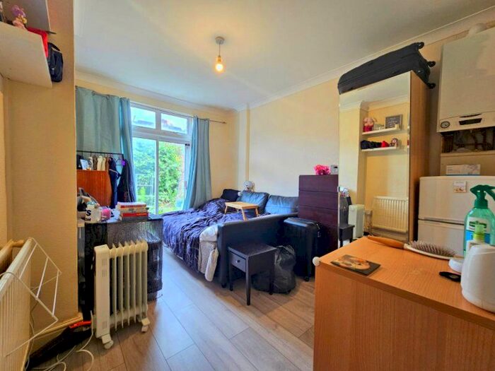 Studio To Rent In Kingston Road, London, SW19