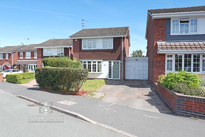 3 Bedroom Link Detached House For Sale In Crestwood Drive, Stone, Staffordshire, ST15