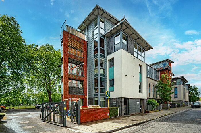 1 Bedroom Flat For Sale In Southwold Road, Clapton, , Clapton, London, E5