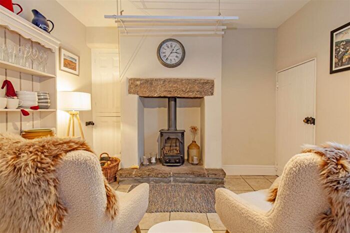 3 Bedroom Terraced House For Sale In Queen Street, Tideswell, Buxton, SK17