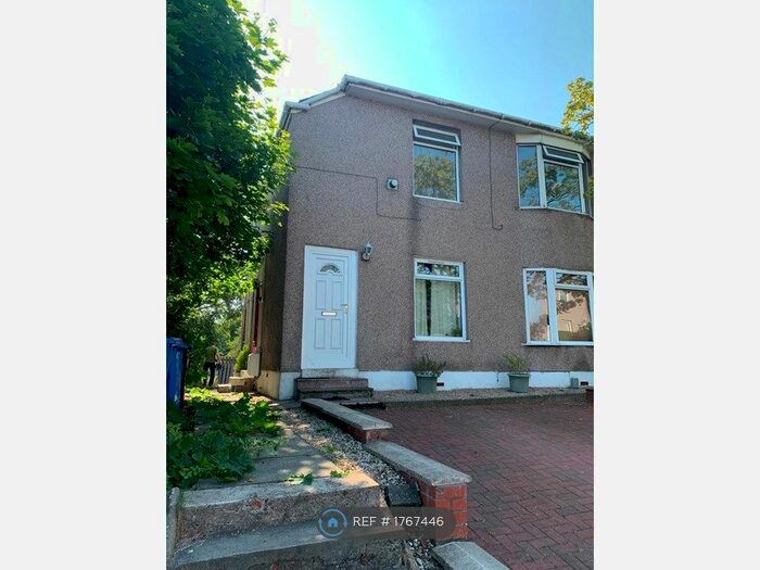 3 Bedroom Flat To Rent In Bankhead Road, Glasgow, G73