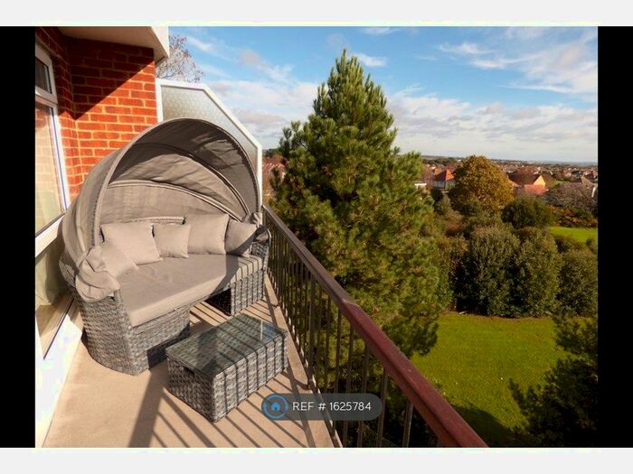 2 Bedroom Flat To Rent In Belle Vue Road, Bournemouth, BH6