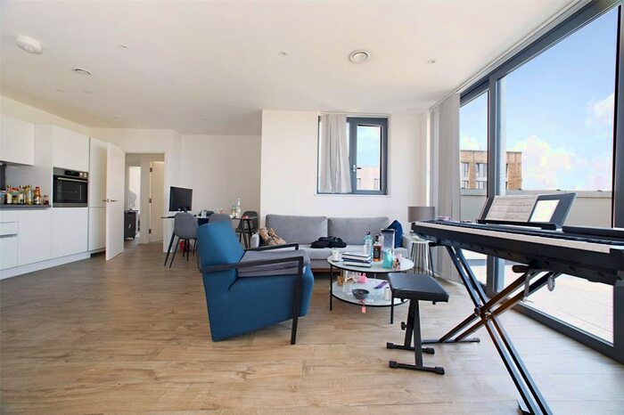 2 Bedroom Flat To Rent In Kempton House, High Street, Staines-Upon-Thames, Surrey, TW18