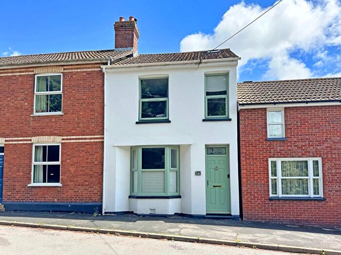 3 Bedroom Semi Detached House For Sale In Dairy Close, Exminster, EX6
