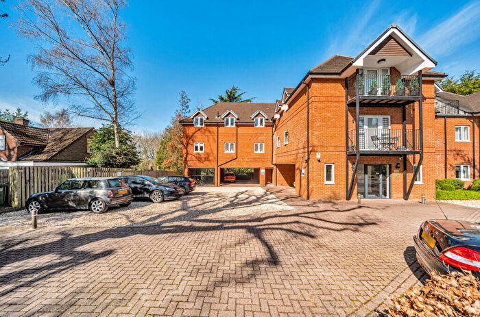 2 Bedroom Flat To Rent In Monterey Court, Chalk Hill, West End, Southampton, SO18