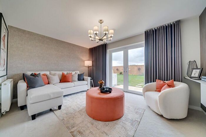 3 Bedroom Semi-Detached House For Sale In Doncaster Road, Harlington, Doncaster, DN5