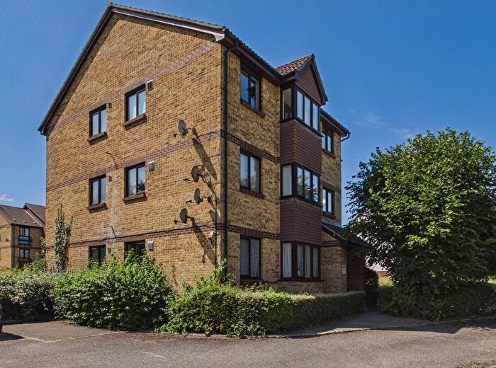 1 Bedroom Flat For Sale In Longacre Road, Singleton, TN23