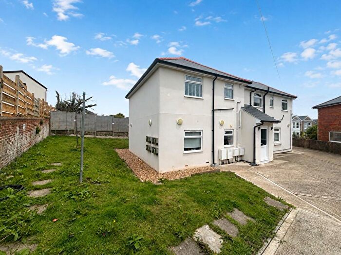 1 Bedroom Apartment To Rent In Weeks Road, Ryde, PO33