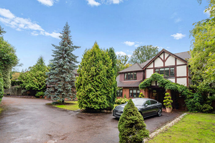 5 Bedroom Detached House For Sale In Fairoak Lane, Leatherhead, KT22