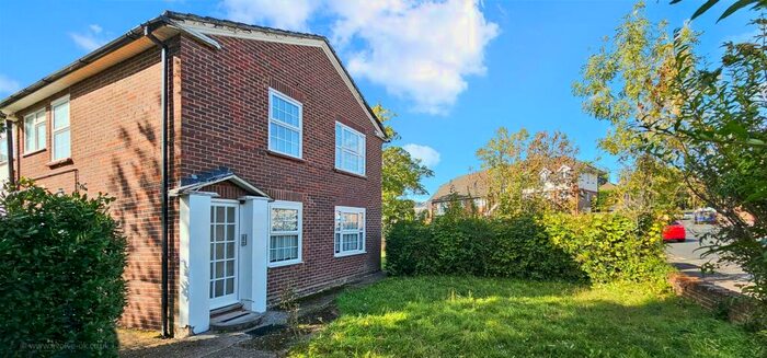 2 Bedroom Maisonette To Rent In Wellington Road, Pinner, HA5