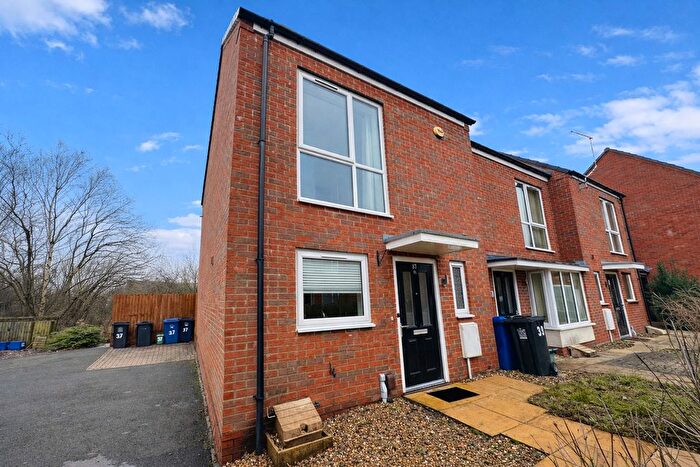 2 Bedroom Property To Rent In Centurion Crescent, Newcastle, ST5