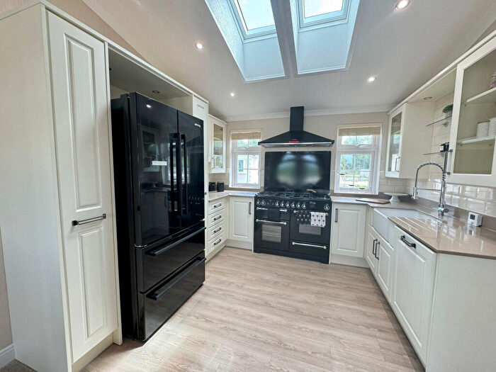 2 Bedroom Park Home For Sale In Pevensey, East Sussex, BN24