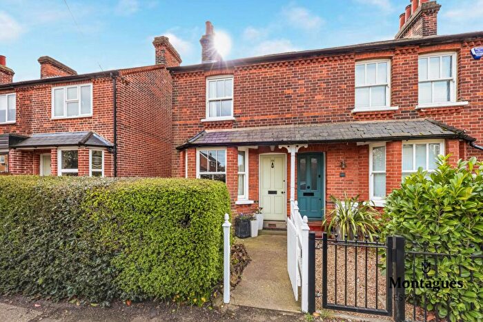 3 Bedroom Cottage For Sale In Lindsey Street, Epping, CM16