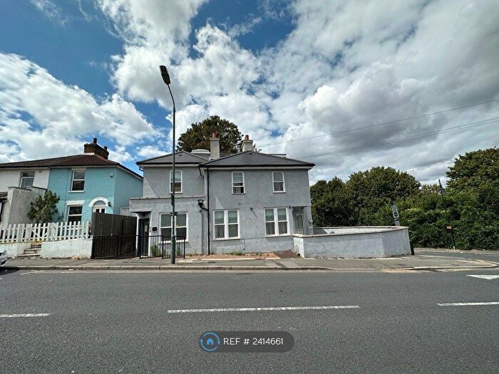 2 Bedroom Flat To Rent In Station Road, Crayford, DA1