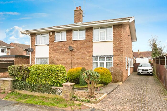 3 Bedroom Semi-Detached House For Sale In Hesketh Road, Yardley Gobion, Towcester, NN12