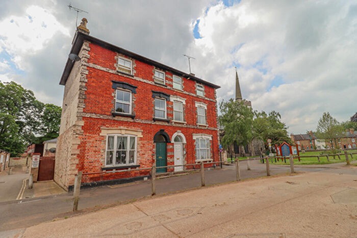 1 Bedroom Flat To Rent In Flat St. Marys Square, Newmarket, CB8