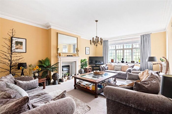 4 Bedroom Flat For Sale In Wildcroft Road, Putney, London, SW15