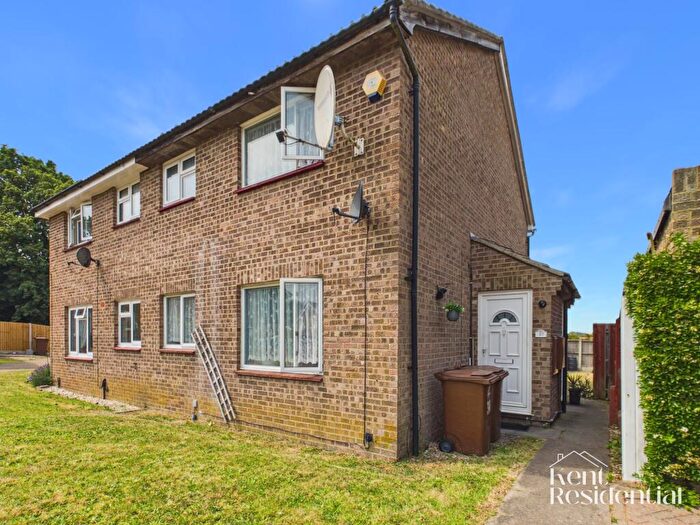 1 Bedroom Semi-Detached House To Rent In Tay Close, Chatham, ME5