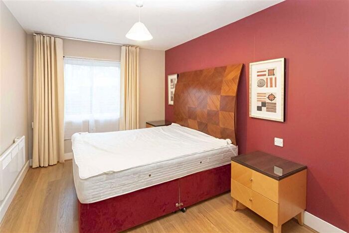 1 Bedroom Flat To Rent In Empire Square West, Empire Square, London, SE1