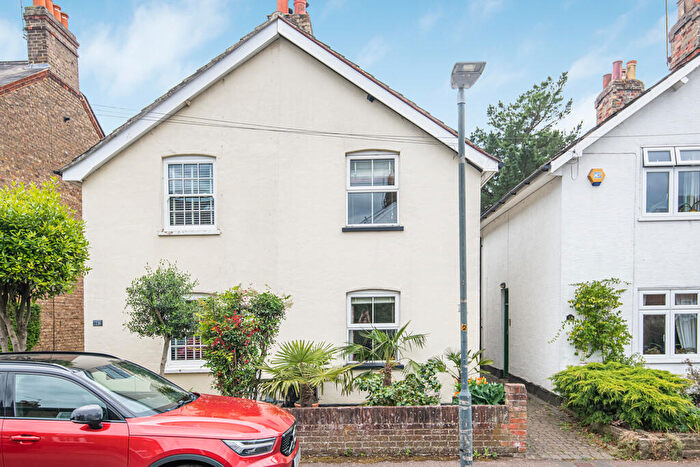2 Bedroom Semi-Detached House For Sale In Trinity Grove, Hertford, SG14