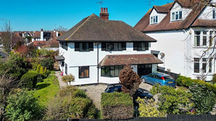 5 Bedroom Detached House To Rent In Chalkwell Avenue, Chalkwell, SS0