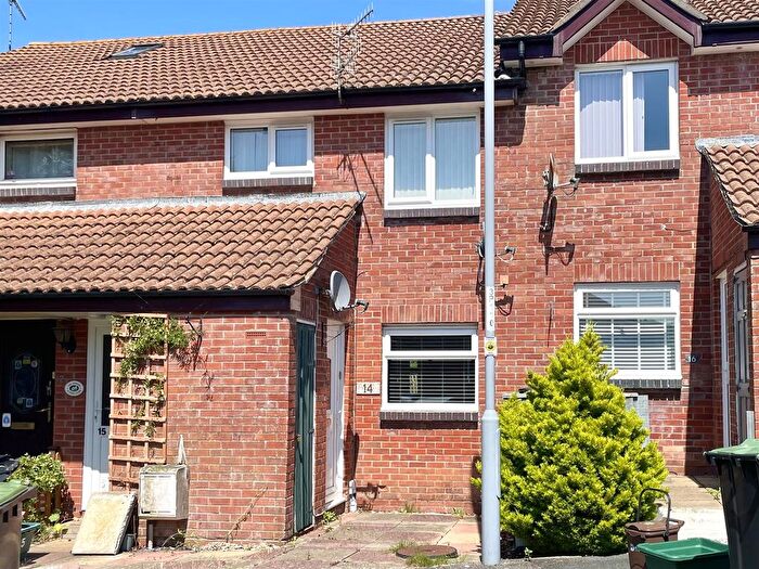 1 Bedroom Flat For Sale In Pipit Close, Weymouth, DT3