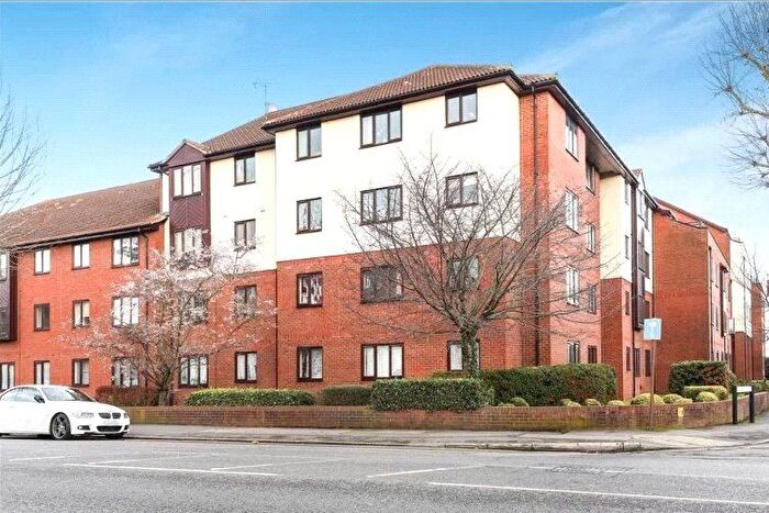 1 Bedroom Flat For Sale In Romana Court, Sidney Road, Staines-Upon-Thames, Surrey, TW18