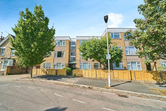 2 Bedroom Flat For Sale In St. James Road, London, E15