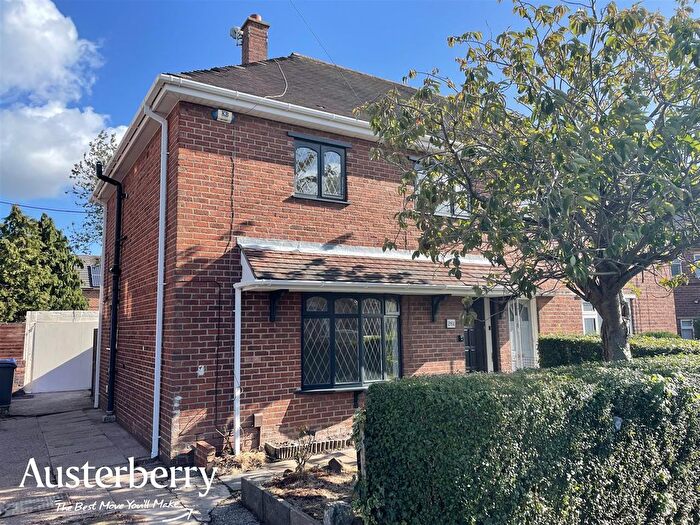3 Bedroom Semi-Detached House To Rent In Beaconsfield Drive, Blurton, Stoke-On-Trent, ST3