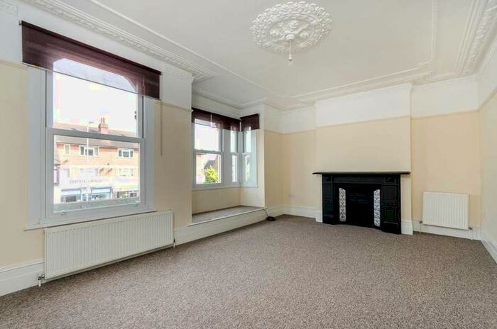3 Bedroom Flat To Rent In Ewell Road, Surbiton, KT6