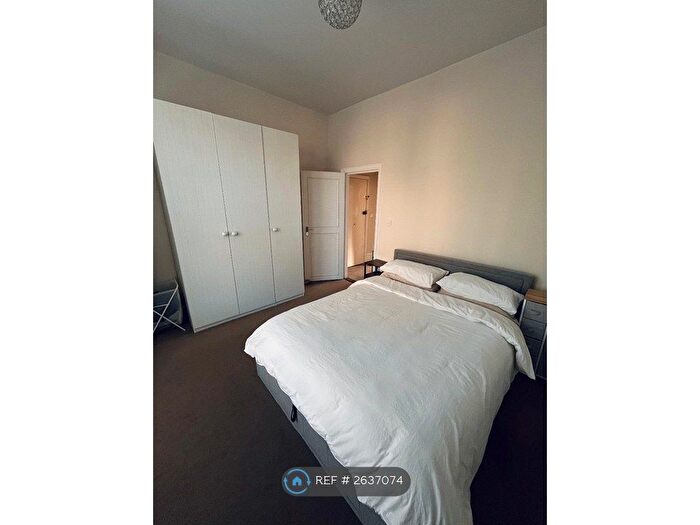 1 Bedroom Flat To Rent In South Lambeth Road, London, SW8