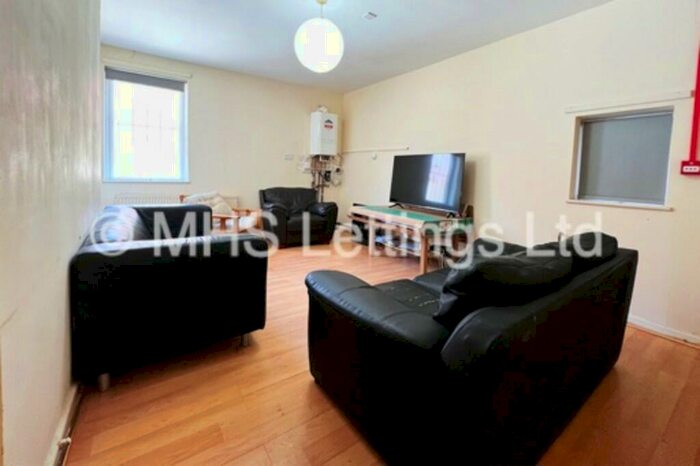 2 Bedroom Flat To Rent In Flat, Hyde Park Road, Leeds, LS6