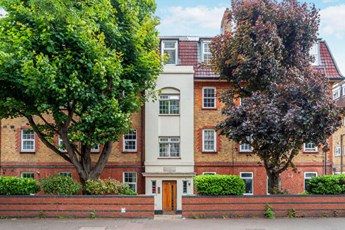 3 Bedroom Flat To Rent In Manor Road, London, E15
