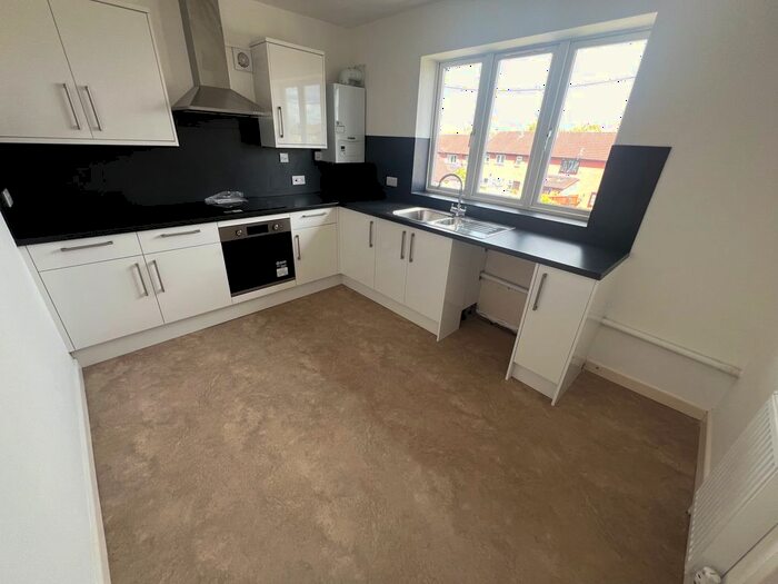 2 Bedroom Flat To Rent In Northumbria Drive, Bristol, BS9