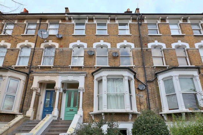 2 Bedroom Flat To Rent In Evering Road, London, N16