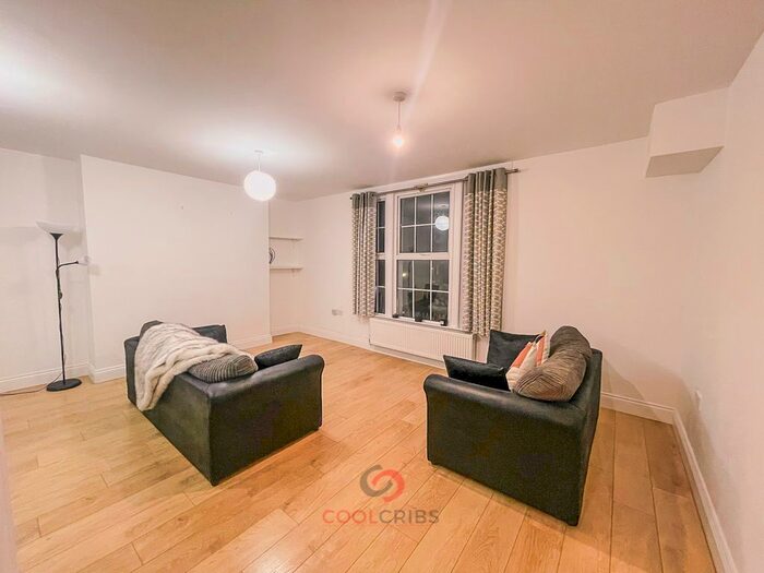 4 Bedroom Flat To Rent In Caledonian Road, London, N1
