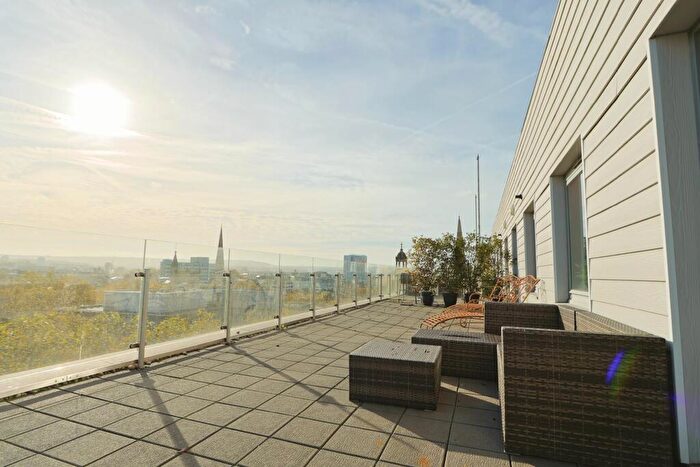 3 Bedroom Apartment To Rent In Southey House, Wine Street, Bristol, BS1