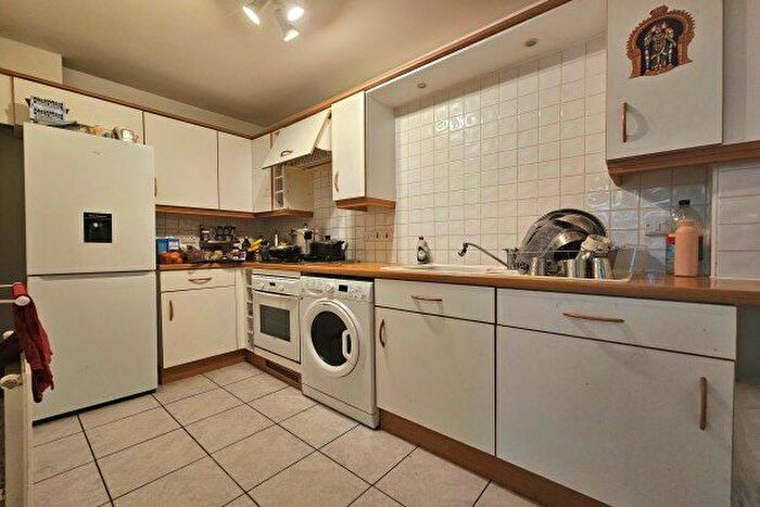 2 Bedroom Flat To Rent In Homesdale Road, Bromley, BR2