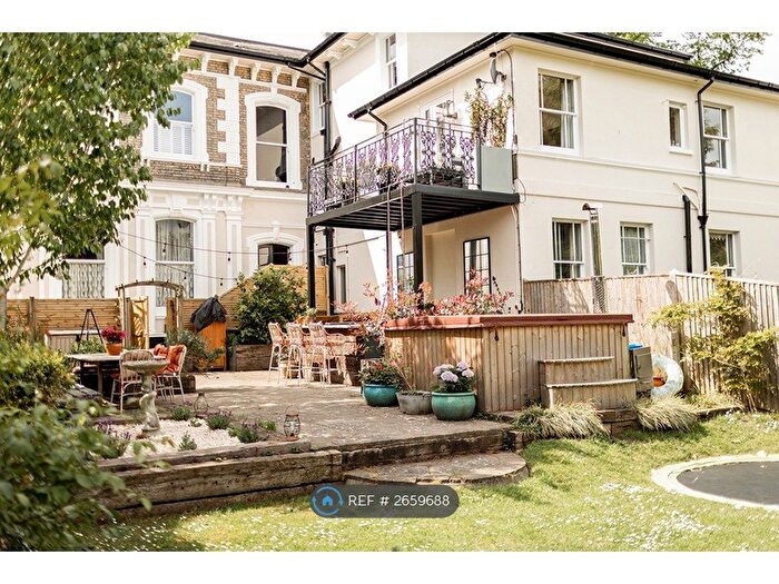 4 Bedroom Flat To Rent In Sandrock Road, Tunbridge Wells, TN2