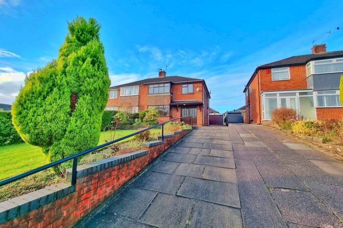 3 Bedroom Semi-Detached House To Rent In Blurton Road, Stoke-On-Trent ST3