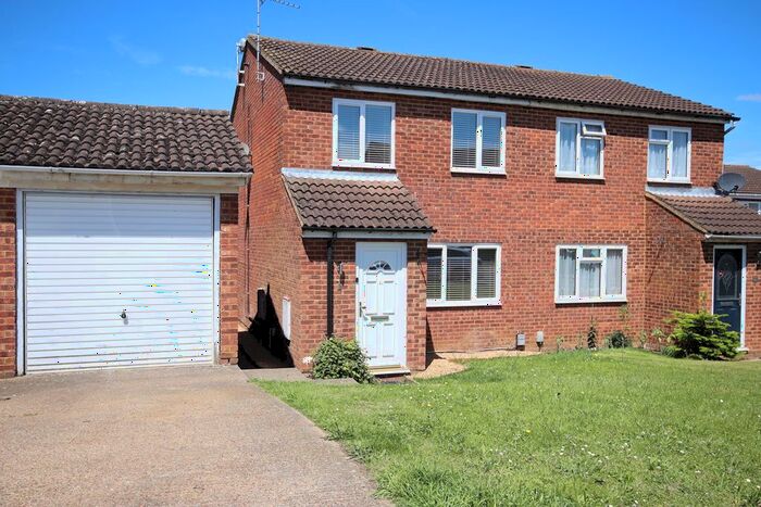3 Bedroom Semi-Detached House To Rent In Hawk Close, Flitwick, MK45