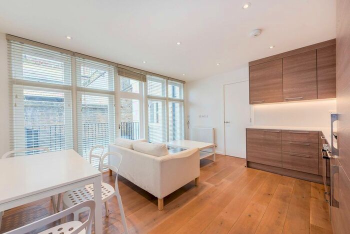 2 Bedroom Flat To Rent In Stanley Gardens, Acton, London, W3