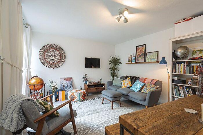 1 Bedroom Bungalow To Rent In Sylvestrus Close, Kingston Upon Thames, KT1