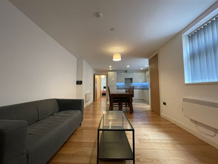 2 Bedroom Apartment To Rent In Richmond Road, Cardiff, CF24