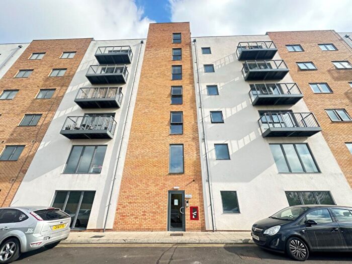 1 Bedroom Apartment To Rent In One Bedroom, Ivy Apartments, Gorse Road, Luton, Bedfordshire, LU1