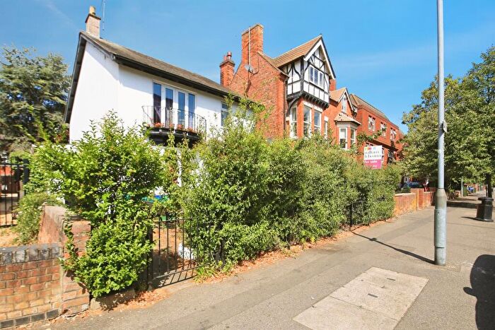 3 Bedroom Detached House For Sale In Park Road, Peterborough, PE1