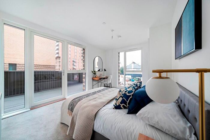 3 Bedroom Flat To Rent In Perryfield Way, Hendon Waterside, NW9