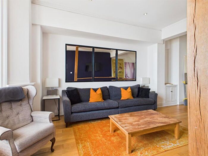3 Bedroom Flat To Rent In Marine Parade, Brighton, BN2