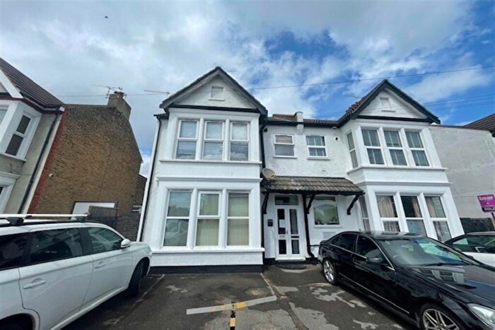 1 Bedroom Flat For Sale In Ambleside Drive, Southend On Sea, SS1